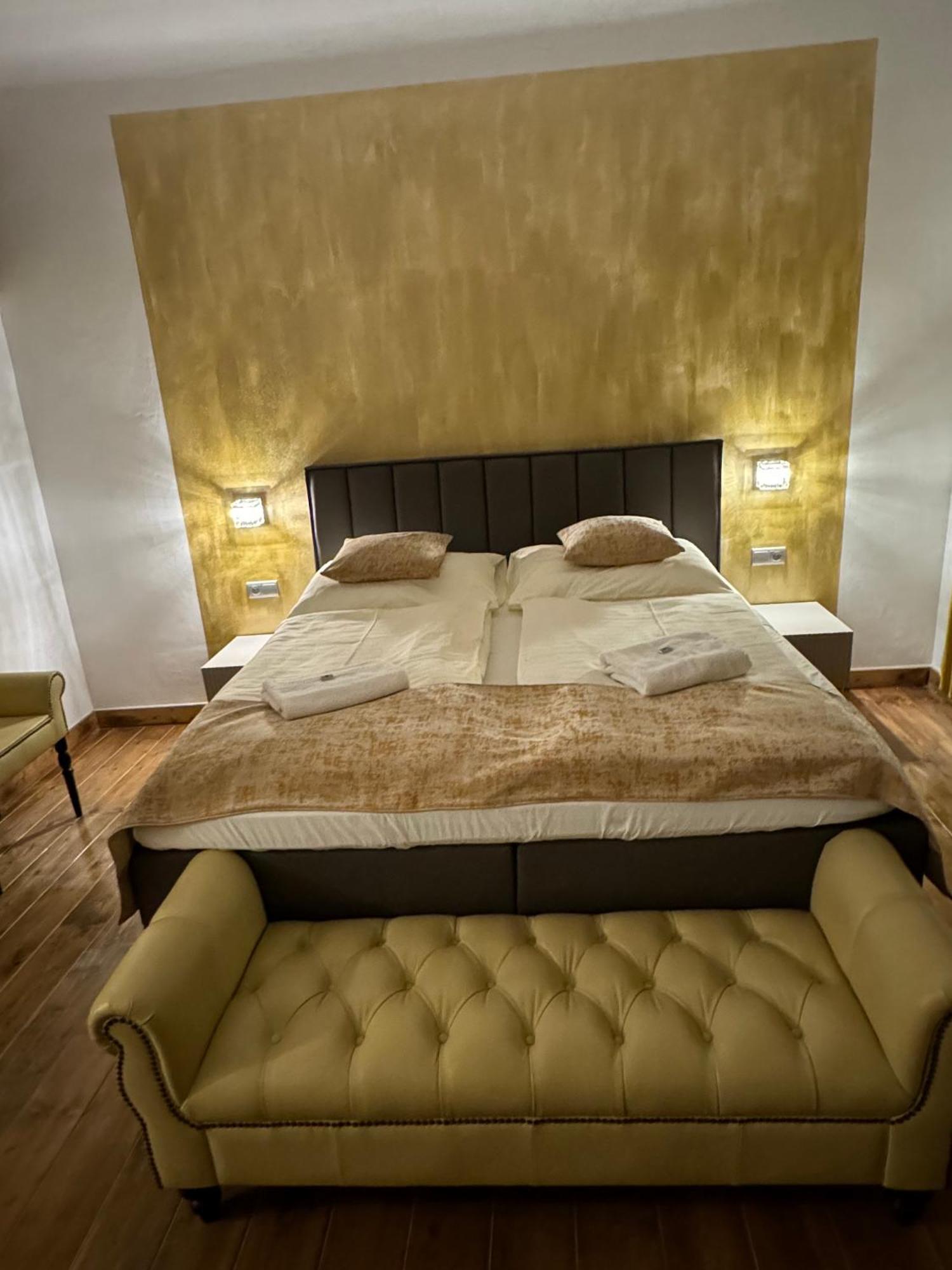 Pension & Restaurant Atmosfera Локет Экстерьер фото